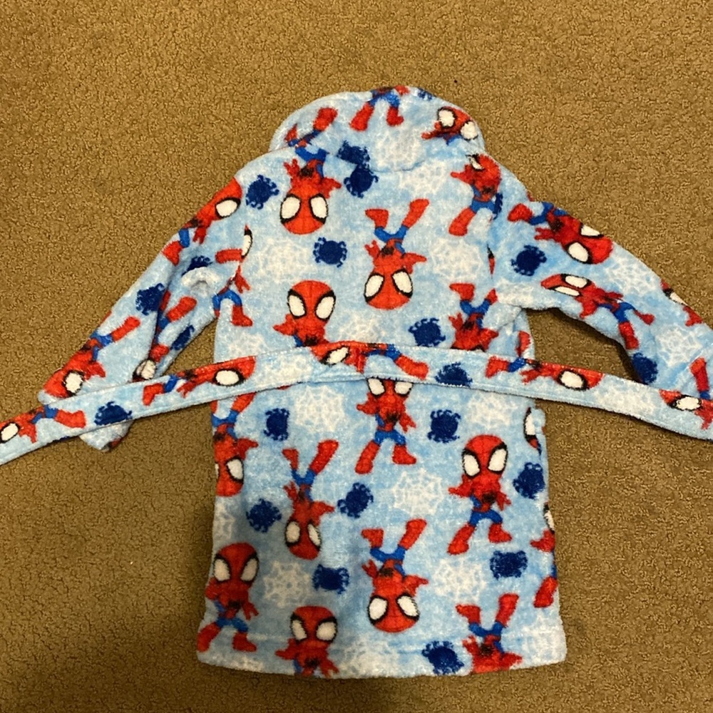 Spider-Man Robe 2T - Picture 2 of 4